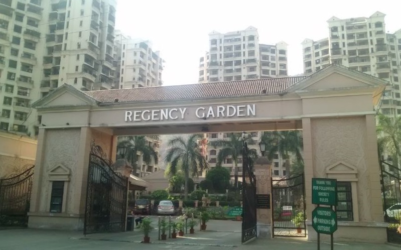 images/regency-garden-entrance.jpeg